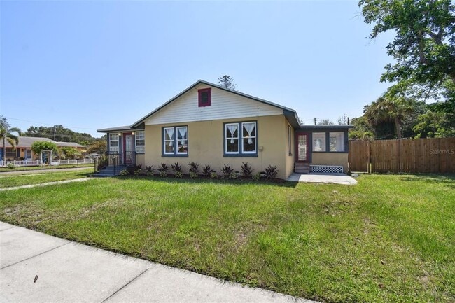 Building Photo - 1925 52nd St S