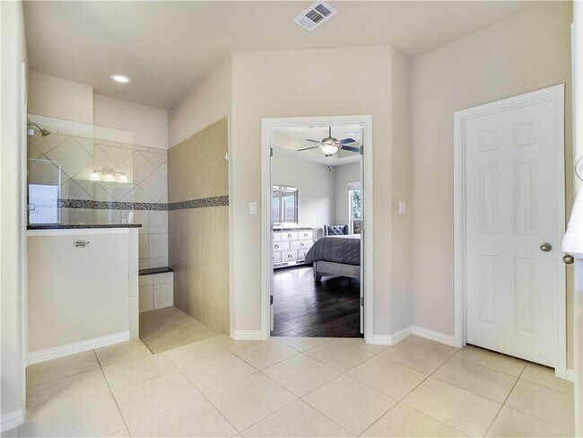 Building Photo - 137 Nantucket Cir