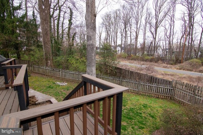 Building Photo - 404 Talahi Rd SE