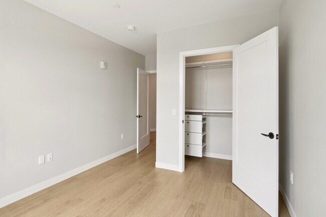 Building Photo - 18 Artisan Dr