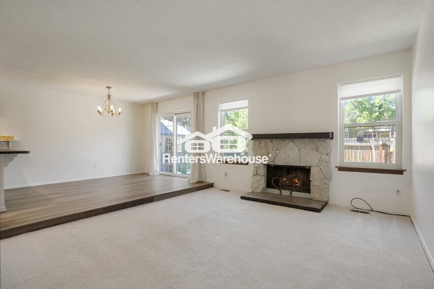 Building Photo - 1173 S Sable Blvd