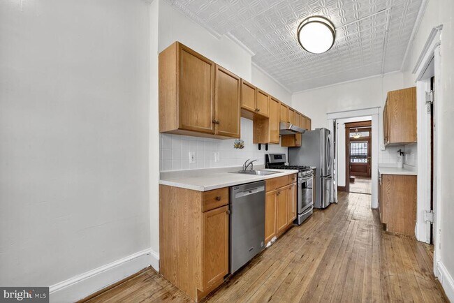 Building Photo - 517 Quincy St NW