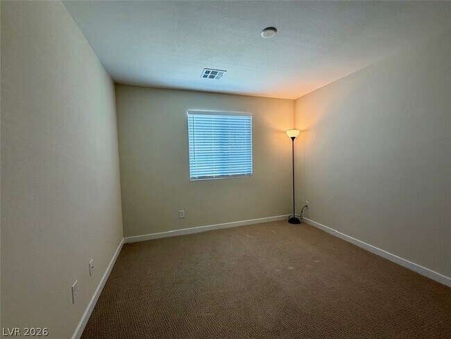 Building Photo - 227 Jaldena Ln