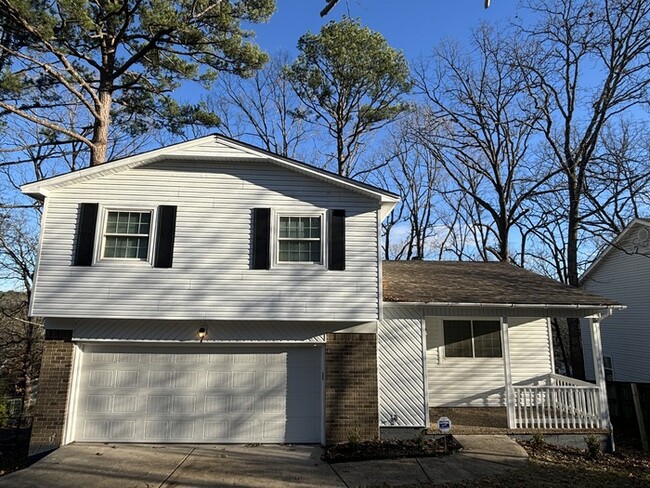 Building Photo - 7 Shawnee Forest Cove