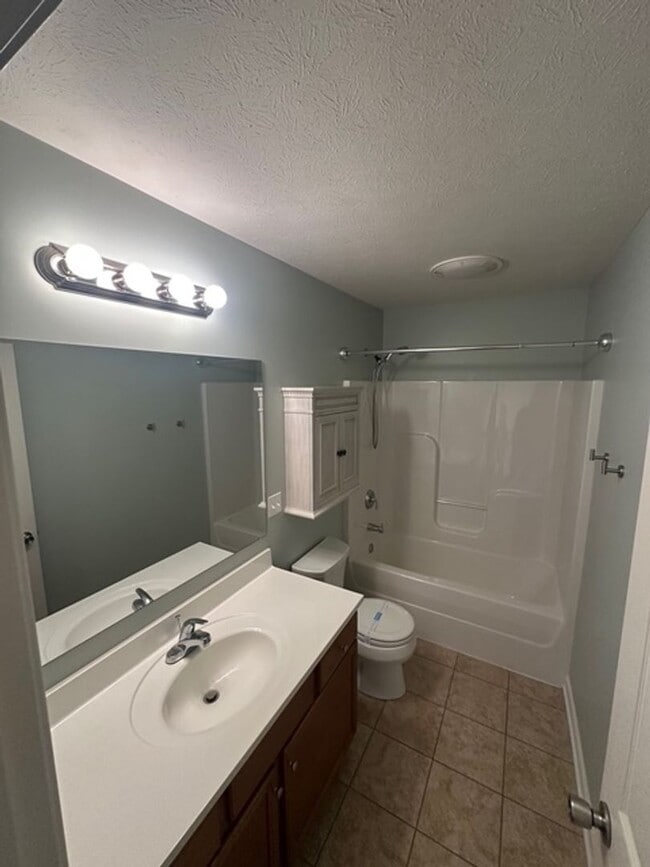 Building Photo - 4 Kings Way