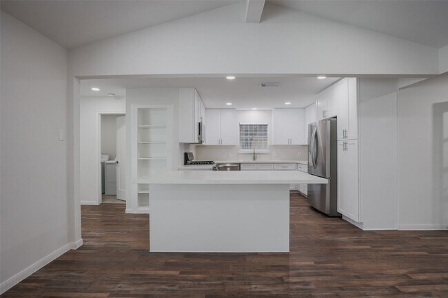 Building Photo - 27210 Wells Ln