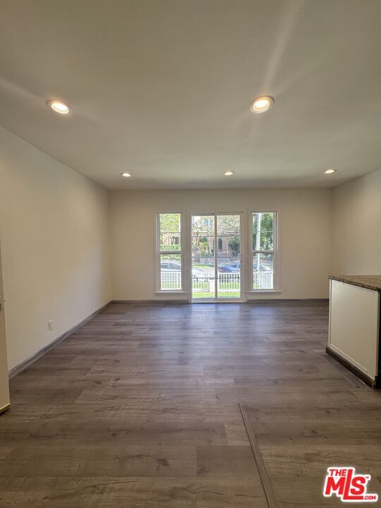 Building Photo - 133 Crescent Dr