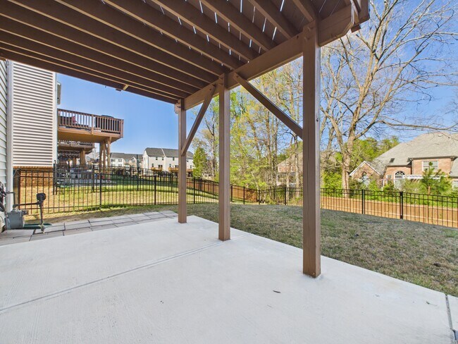 Building Photo - 2617 Grantham Place Dr