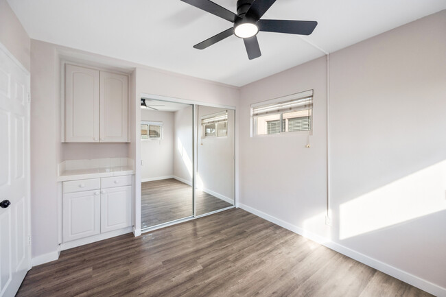 Building Photo - Newly Remodeled  Pacific Beach Condo Now A...