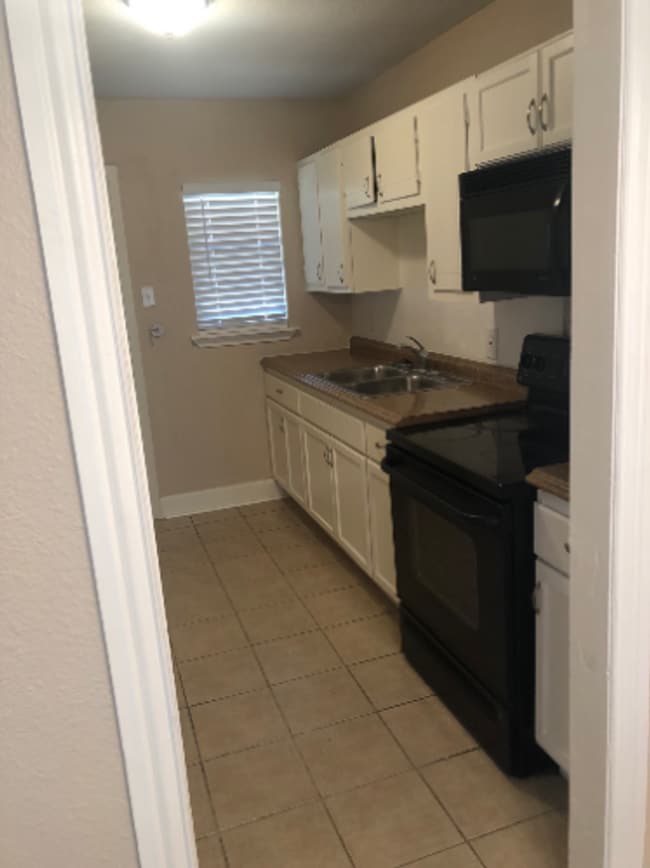 Building Photo - 10563 Dawn Dr