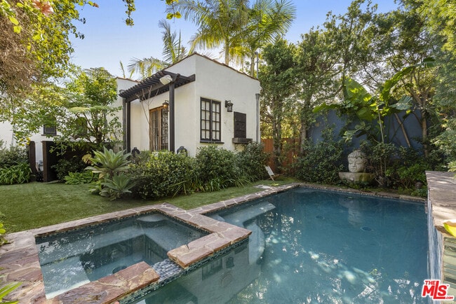 Building Photo - 105 S La Jolla Ave