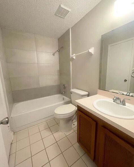 Building Photo - 7976 Shircliff Dr