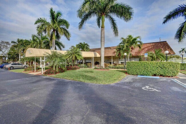 Building Photo - 1631 NW 18th Ave