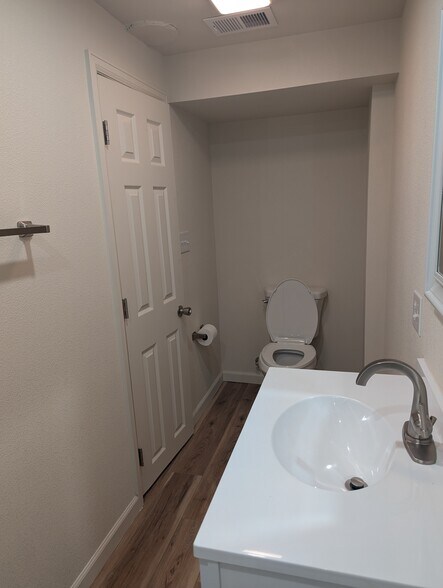 Building Photo - 2714 Snyder Ave