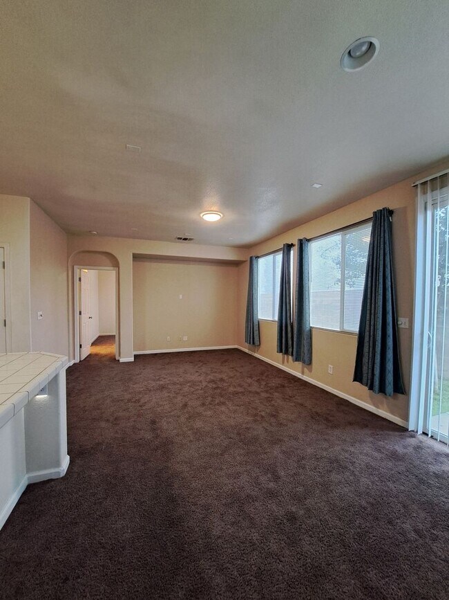 Building Photo - Single-Level 2BR Home with 2-Car Garage!