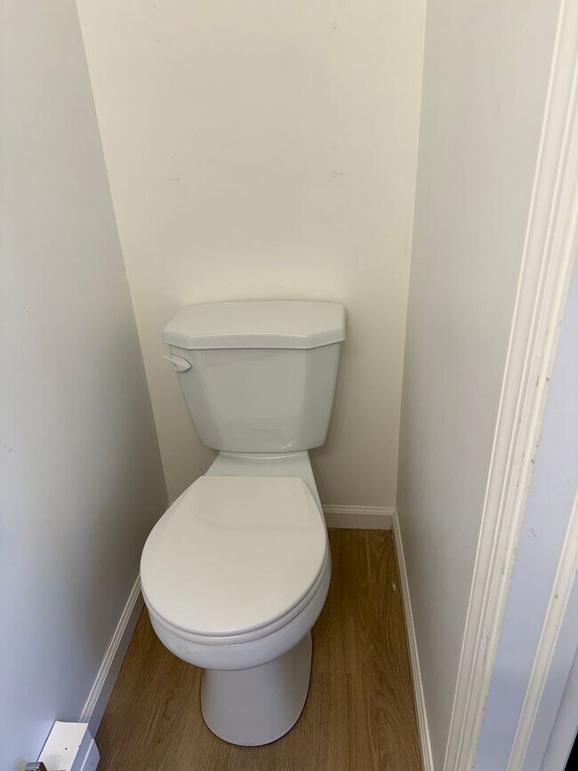 Building Photo - Beautiful 2-Bedroom 1.5 Bathroom Home in Elizabethtown School District!