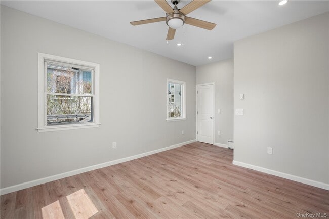 Building Photo - 579 Broadway