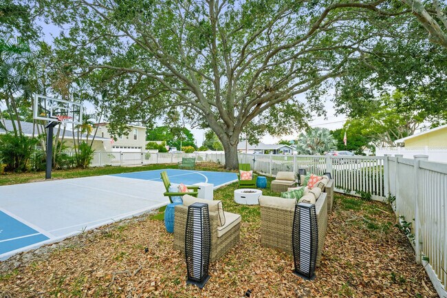 Building Photo - 13478 98th Ave