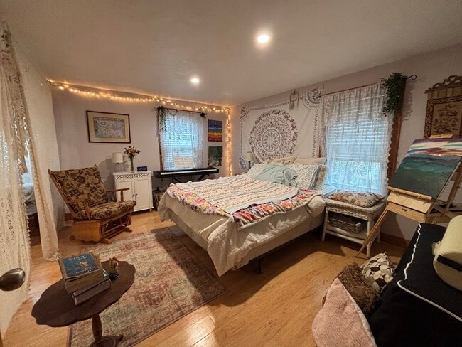 Building Photo - 98 Forge Village Rd