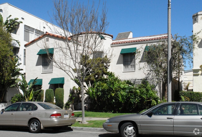 Building Photo - 140 S Elm Dr