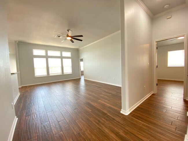 Building Photo - UPDATED 4 BEDROOM IN COQUINA BAY!