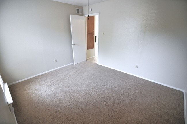 Building Photo - 10616 Mellow Meadow Dr