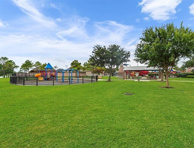 Building Photo - 2501 Shady Falls Ln