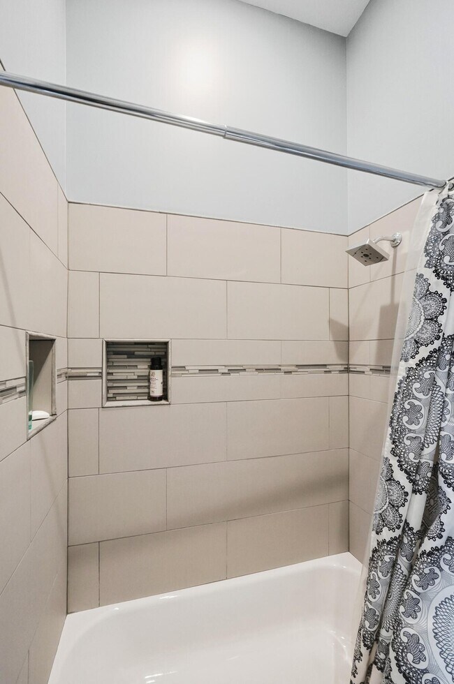 Building Photo - 408 Scott St