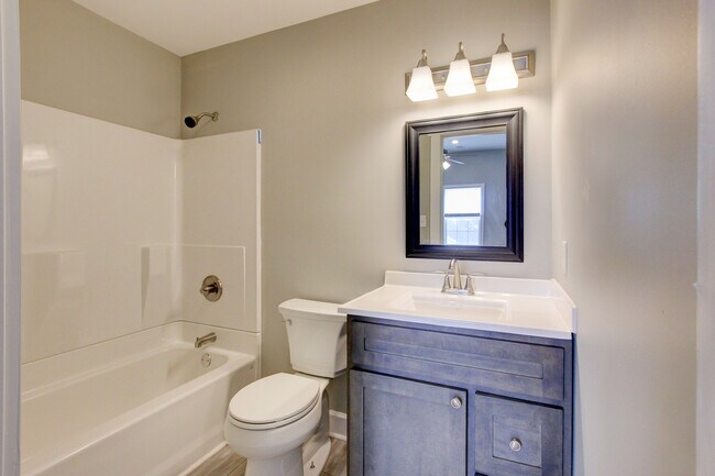 Building Photo - 127 Riverbend Dr