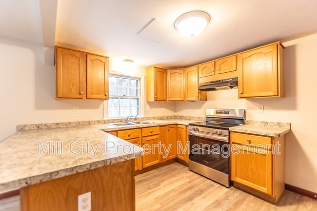 Building Photo - 64 South Rd