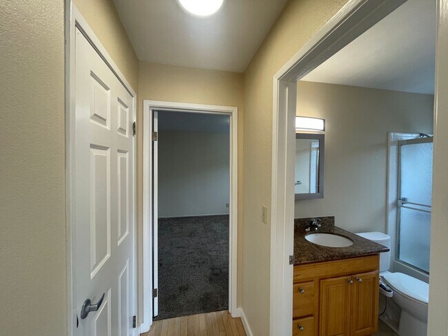 Building Photo - BRADLEY-14