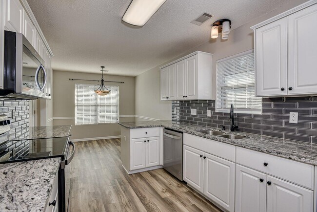 Building Photo - 4318 Sanderling Dr