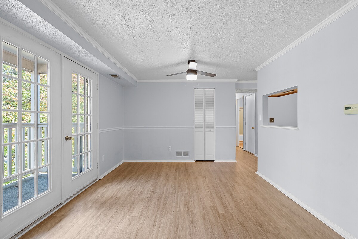 Building Photo - 976 Wood Hollow Dr