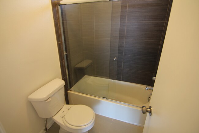 Building Photo - 3111 4th St