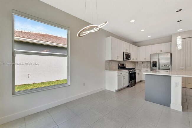 Building Photo - 12756 SW Clear Water Way