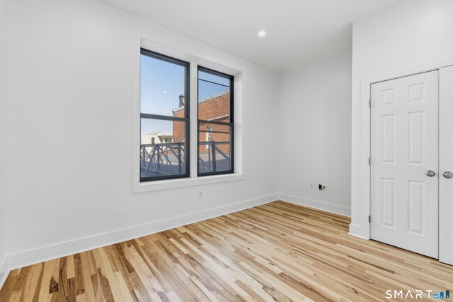 Building Photo - 253 State St