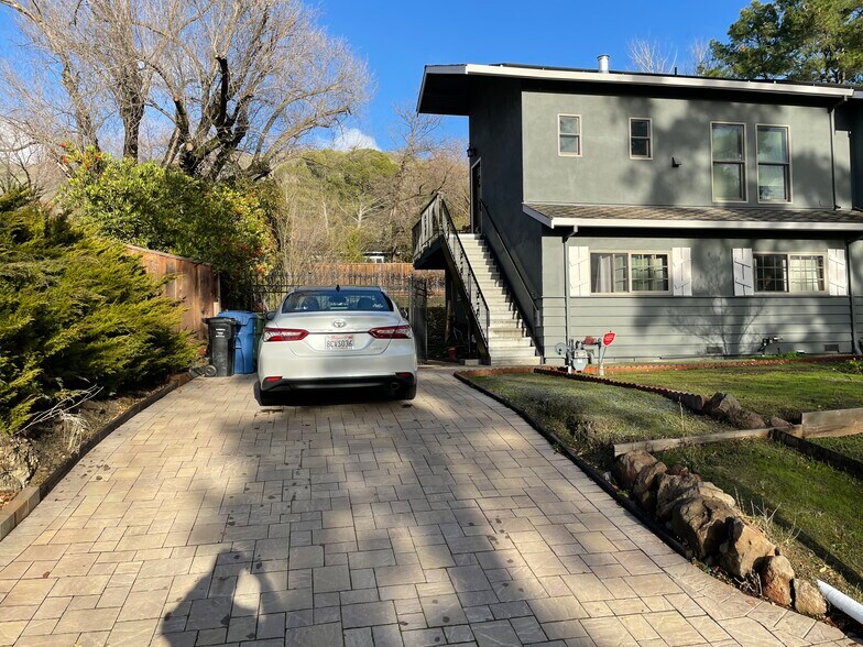 Building Photo - 442 Marshall Dr