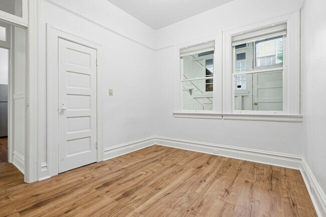 Building Photo - Magnolia Street 43-45