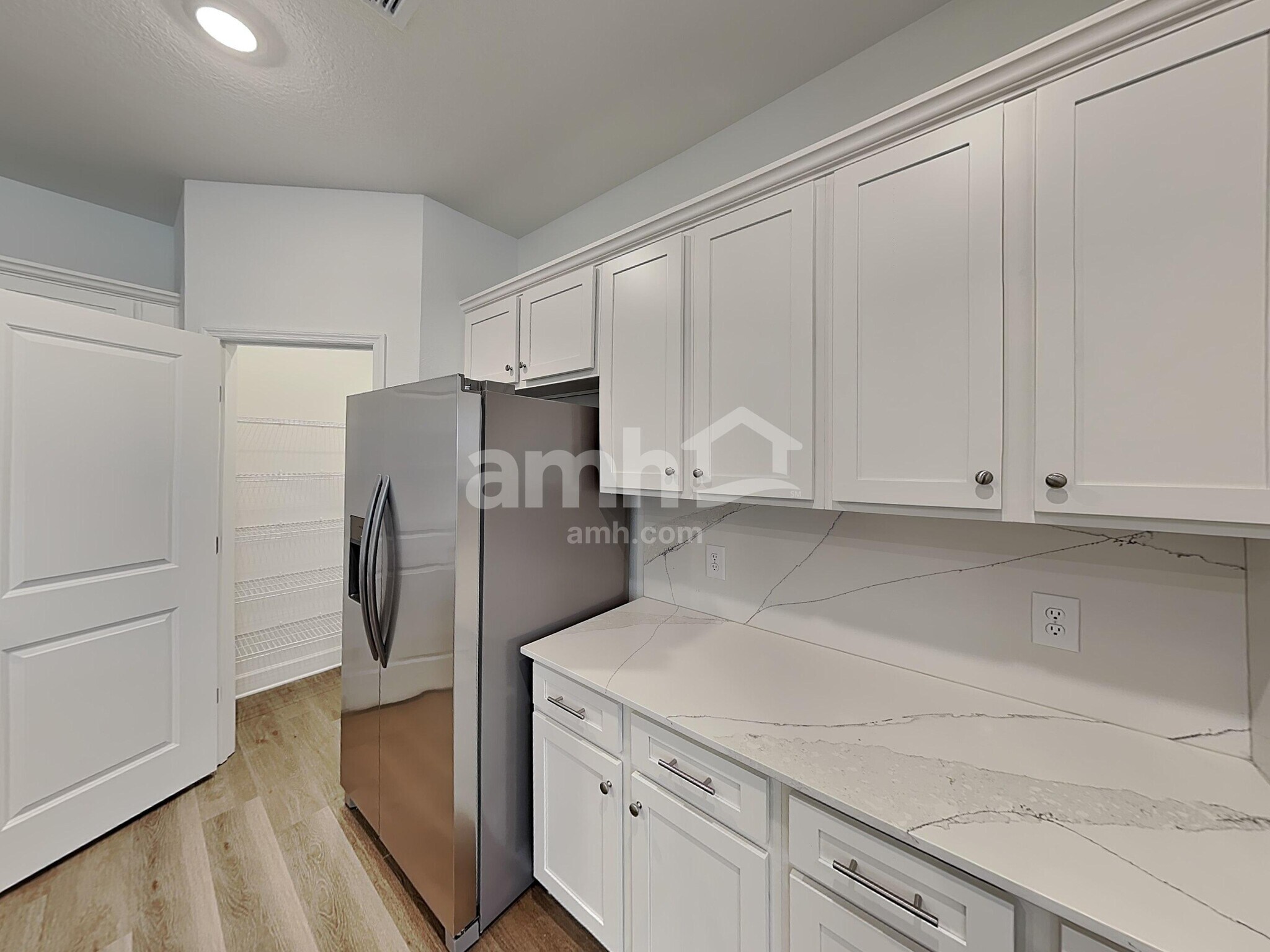 Building Photo - 16422 Cheyanne Ct