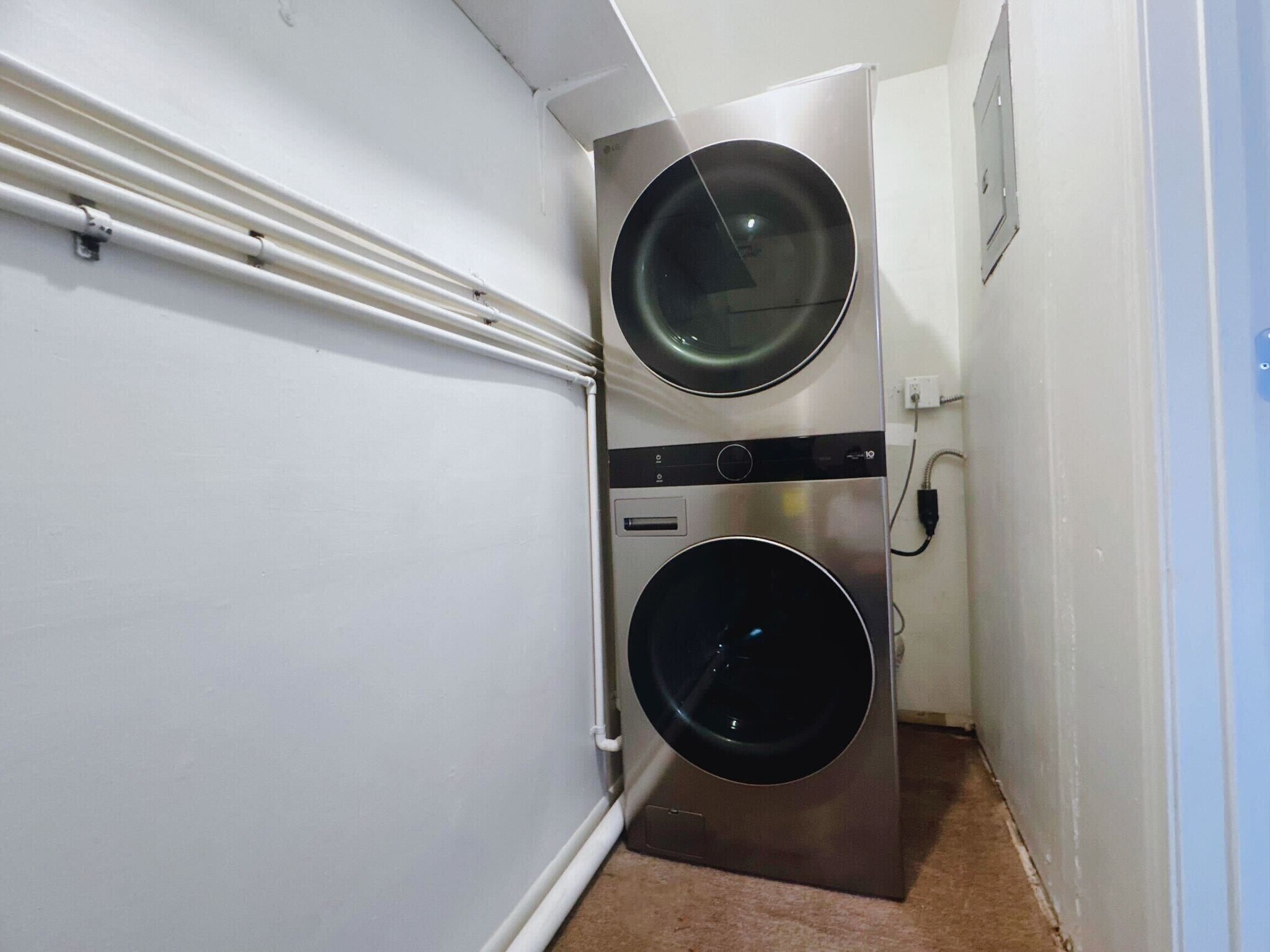 Building Photo - 208 12th Ave N