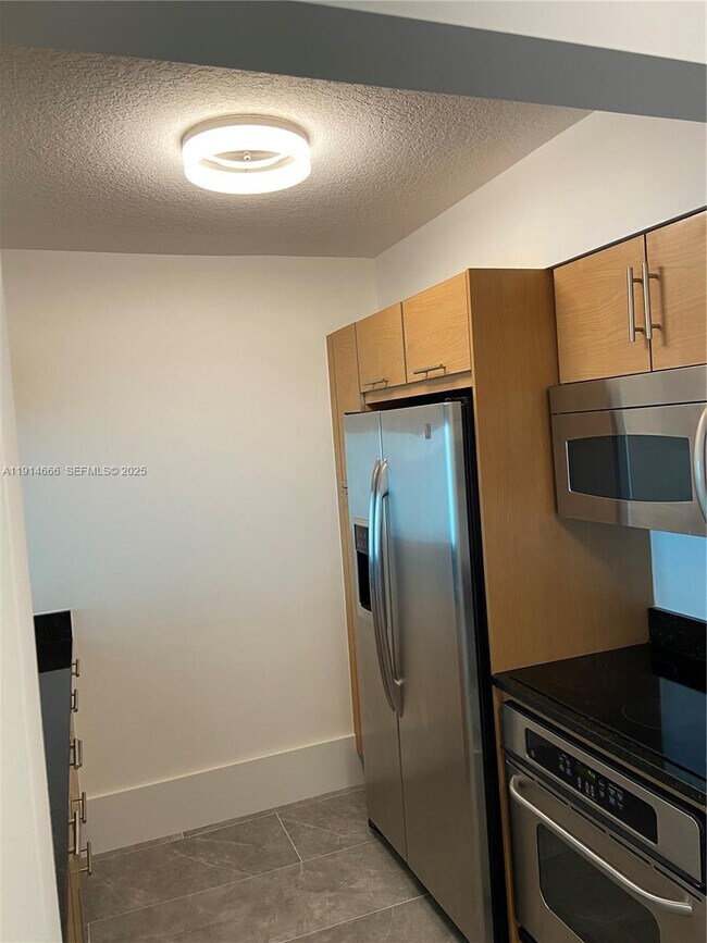 Building Photo - 31 SE 5th St