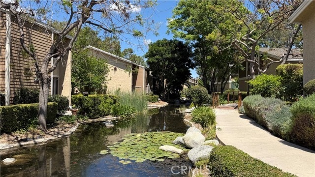 Building Photo - 20 Lakepines