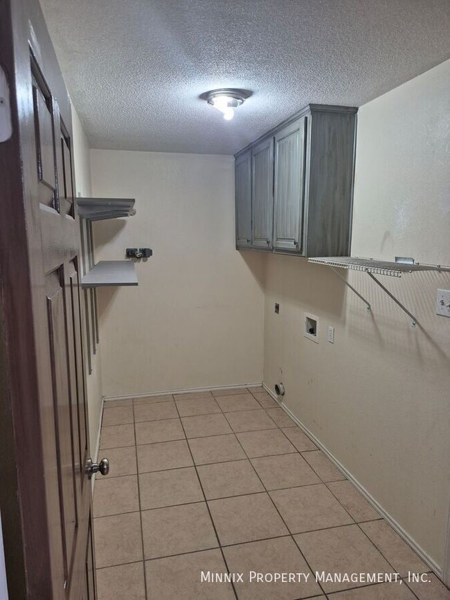 Building Photo - 1923 76th St