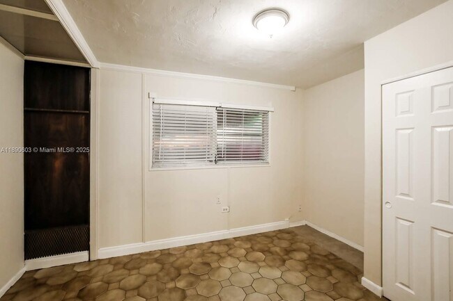 Building Photo - 7944 Meridian St