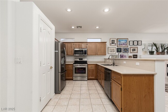 Building Photo - 2738 Grande Valley Dr