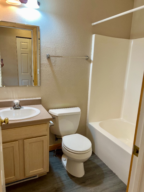 Building Photo - 2515 Lily Dr