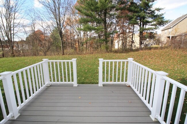 Building Photo - Stonecrest Drive