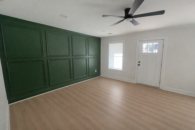 Building Photo - CHARMING RANCH STYLE HOME AVAILABLE MARCH 9TH!