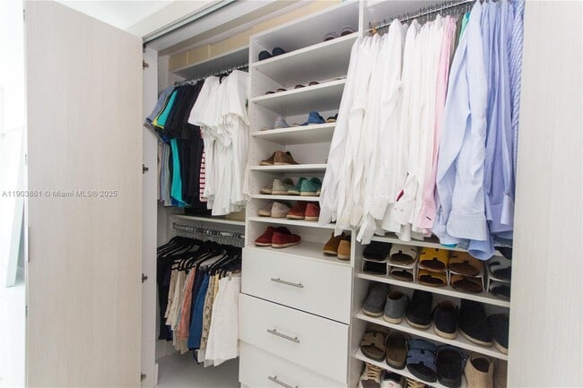 Building Photo - 92 SW 3rd St