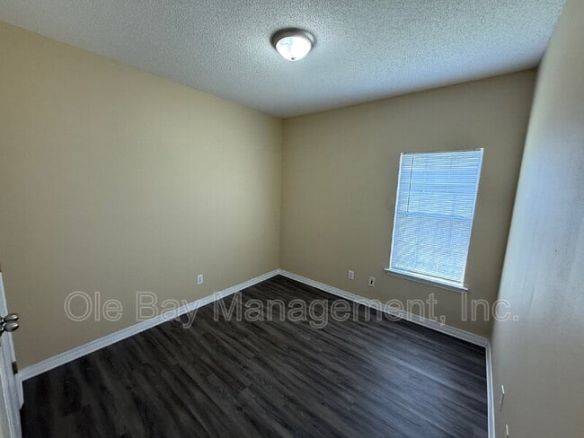 Building Photo - 8732 Fangorn Rd